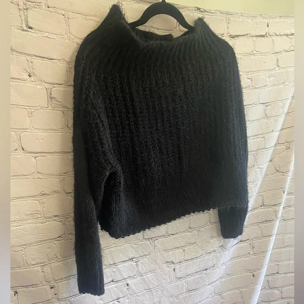 5/$20 Miracle USA Black Fall Wide Neck Cropped Fuzzy Knit Sweater Wmns Size M/L - Picture 2 of 8